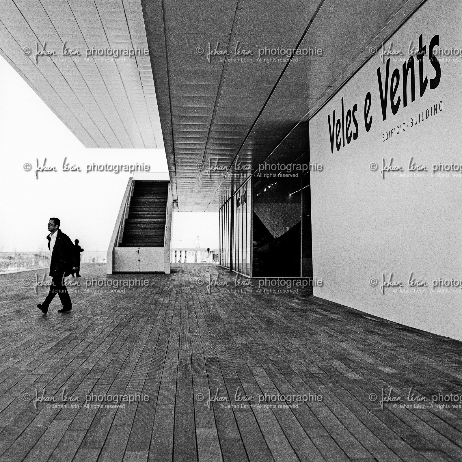 ton foncé:5; ton clair:10. 32rd America's Cup - Valencia - Spain