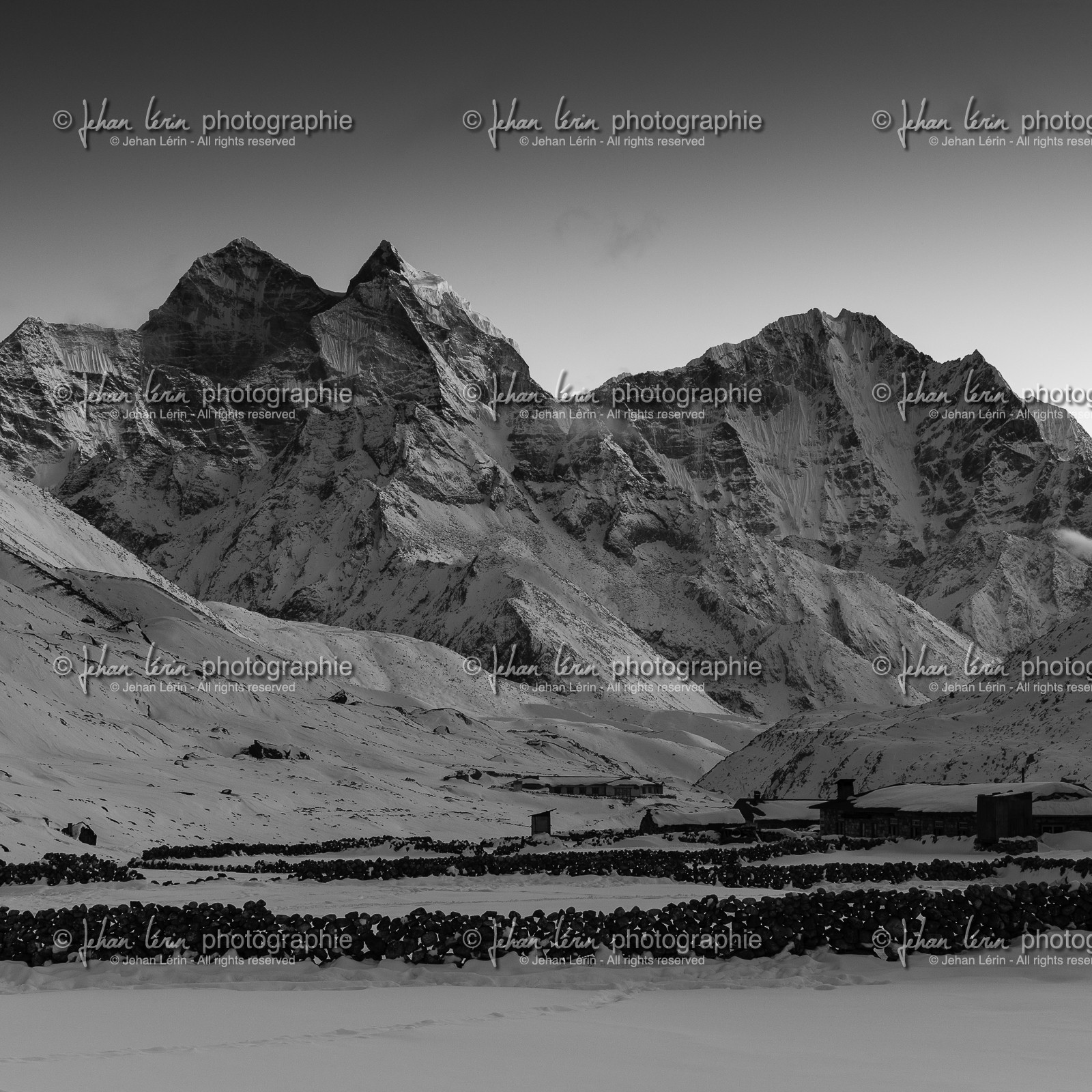 Nuit sur Pheriche (4200m) - Région de l'Everest Nuit sur Pheriche (4200m) - Région de l'Everest